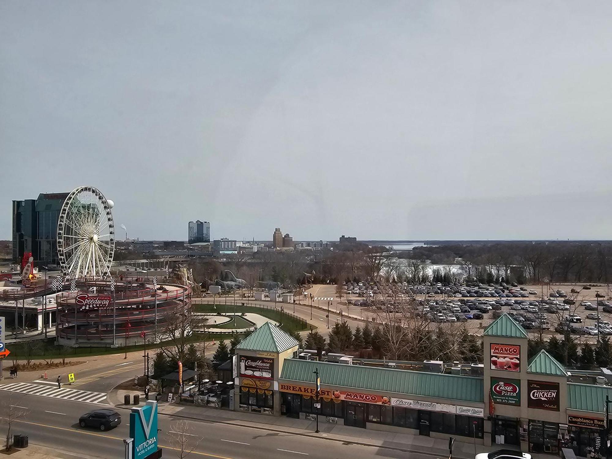 Vittoria Hotel & Suites Niagara Falls Exterior photo