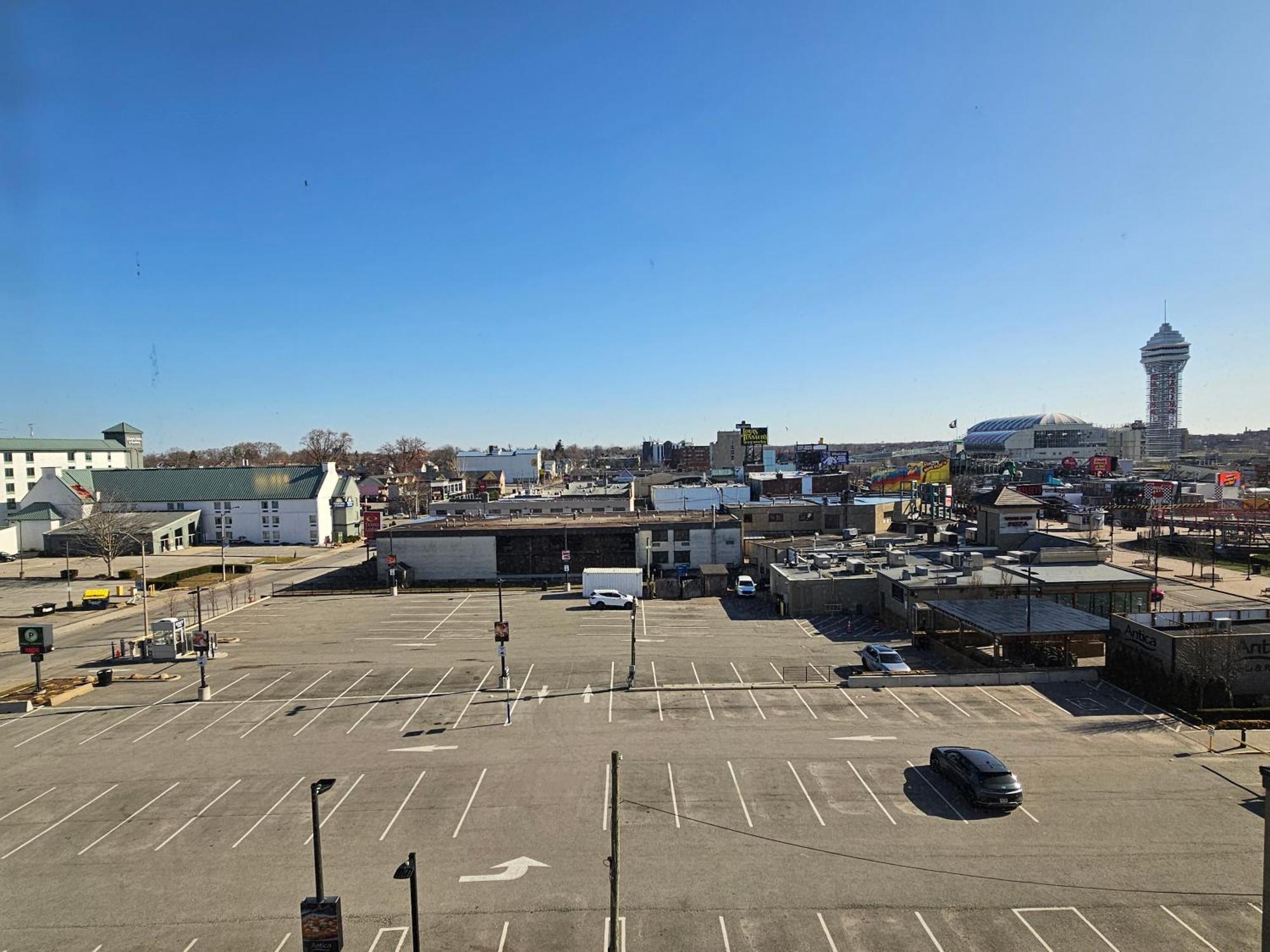 Vittoria Hotel & Suites Niagara Falls Exterior photo